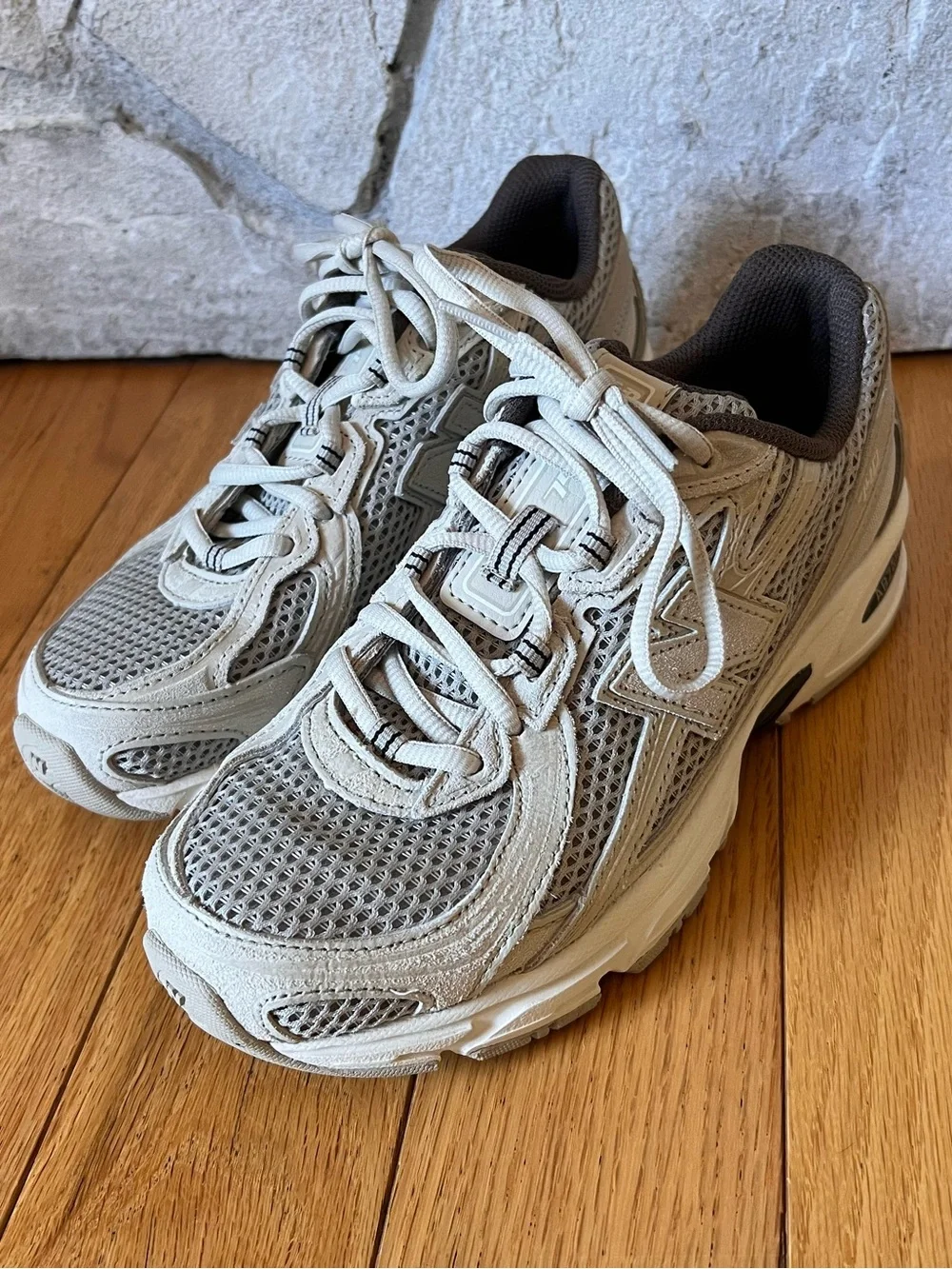 New Balance 740’s